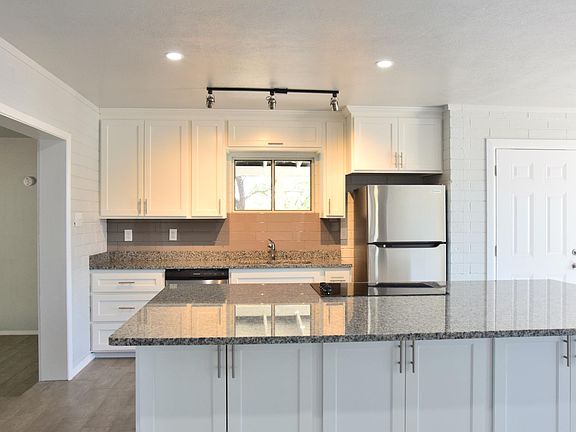 3rd image of 1340 Gardner Ave