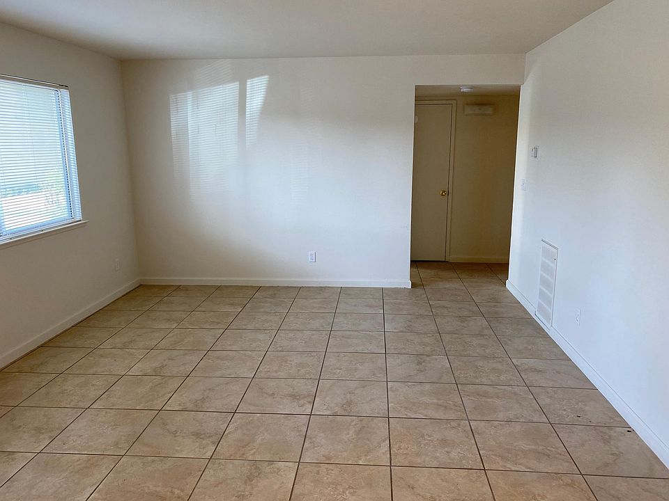 2nd image of 845 S 4th St APT 101