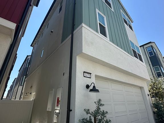 3rd image of 4470 S Bryant Paseo