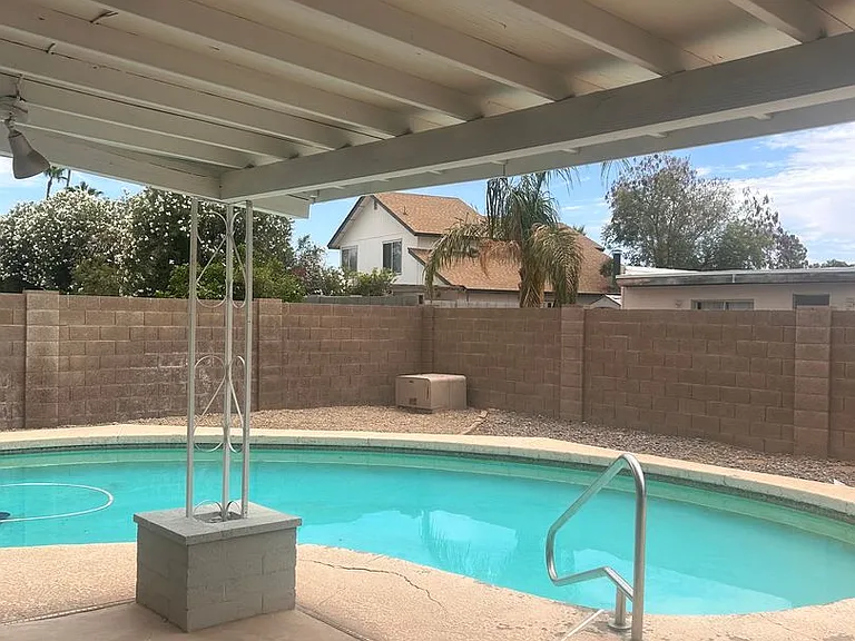 2407 W Le Marche Ave — Photo 12