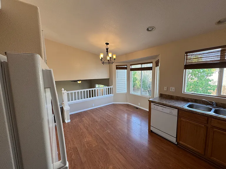 6603 Harvey Ln — Photo 7