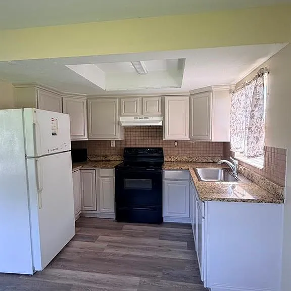 3080 Linwood Ave — Photo 5