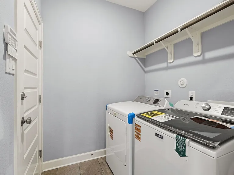 8419 Observatory St — Photo 26