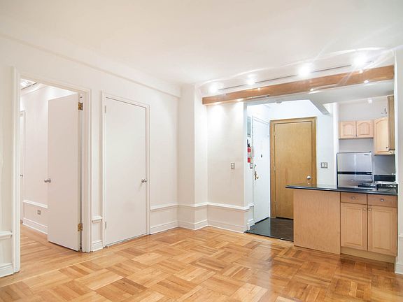 3rd image of 148 W 49th St #4D