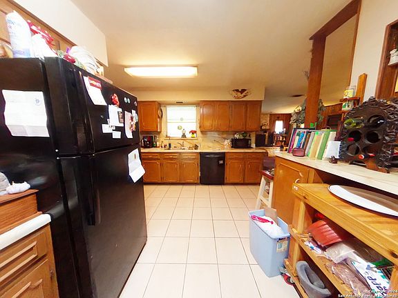 5th image of 707 BARCHESTER DR