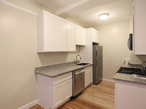 5th image of 2275 Francisco St APT 301