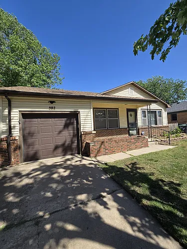 902 N Colorado St Photo 1