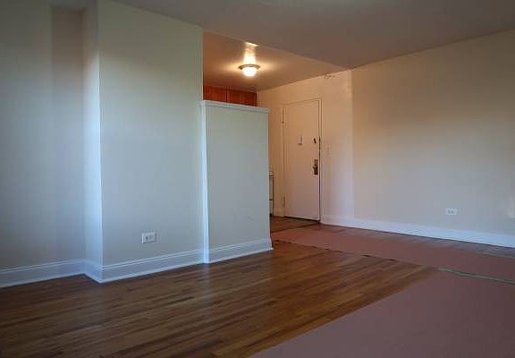 4th image of 2109 19th St APT 2D