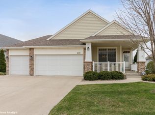 553 82nd St, West Des Moines, IA 50266