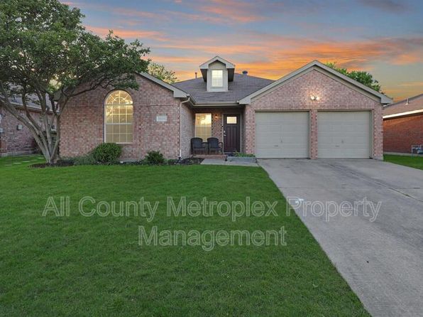 1028 Ridgecrest Dr