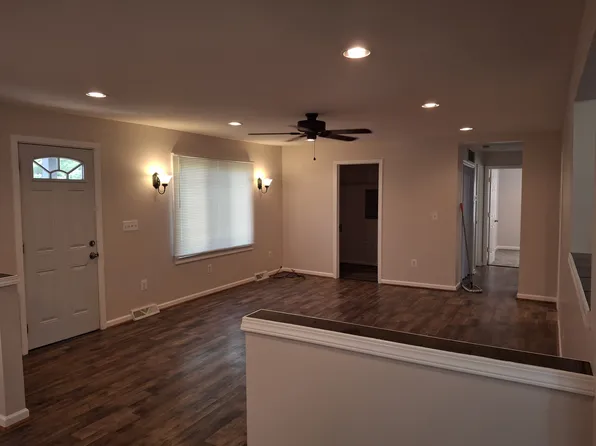 439 W Grand Traverse St, Commerce Township, MI 48382
