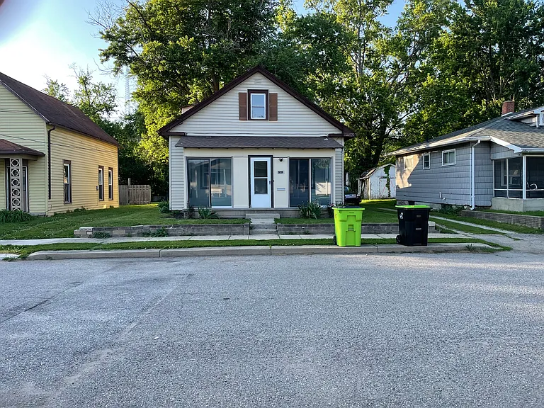 1512 Douglas St — Photo 1