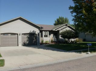 1923 Saphire Ave SE, Aberdeen, SD 57401