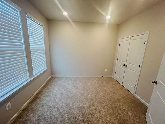 4th image of 2505 Gatwick Ln