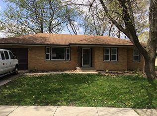 1721 Robert Dr, Champaign, IL 61821