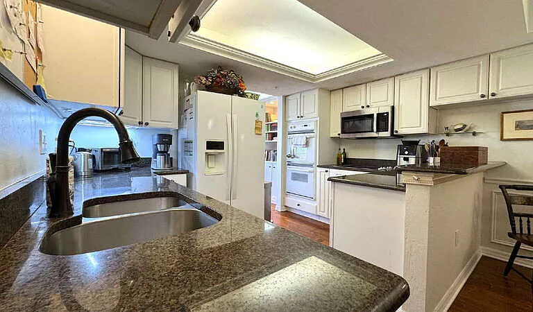 1 John Anderson Dr #405 — Photo 16