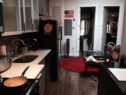 Rented by Premier Metro Realty Corp | media 30