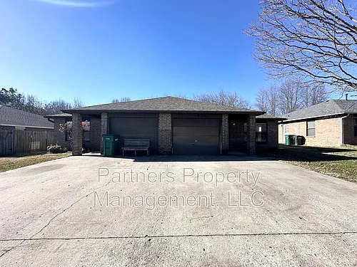 5806 Sara St #B Photo 1