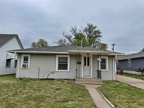 313 E 13th St, Hays, KS 67601