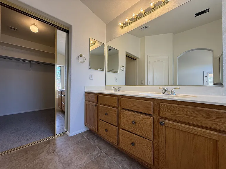 9587 W Seldon Ln — Photo 18