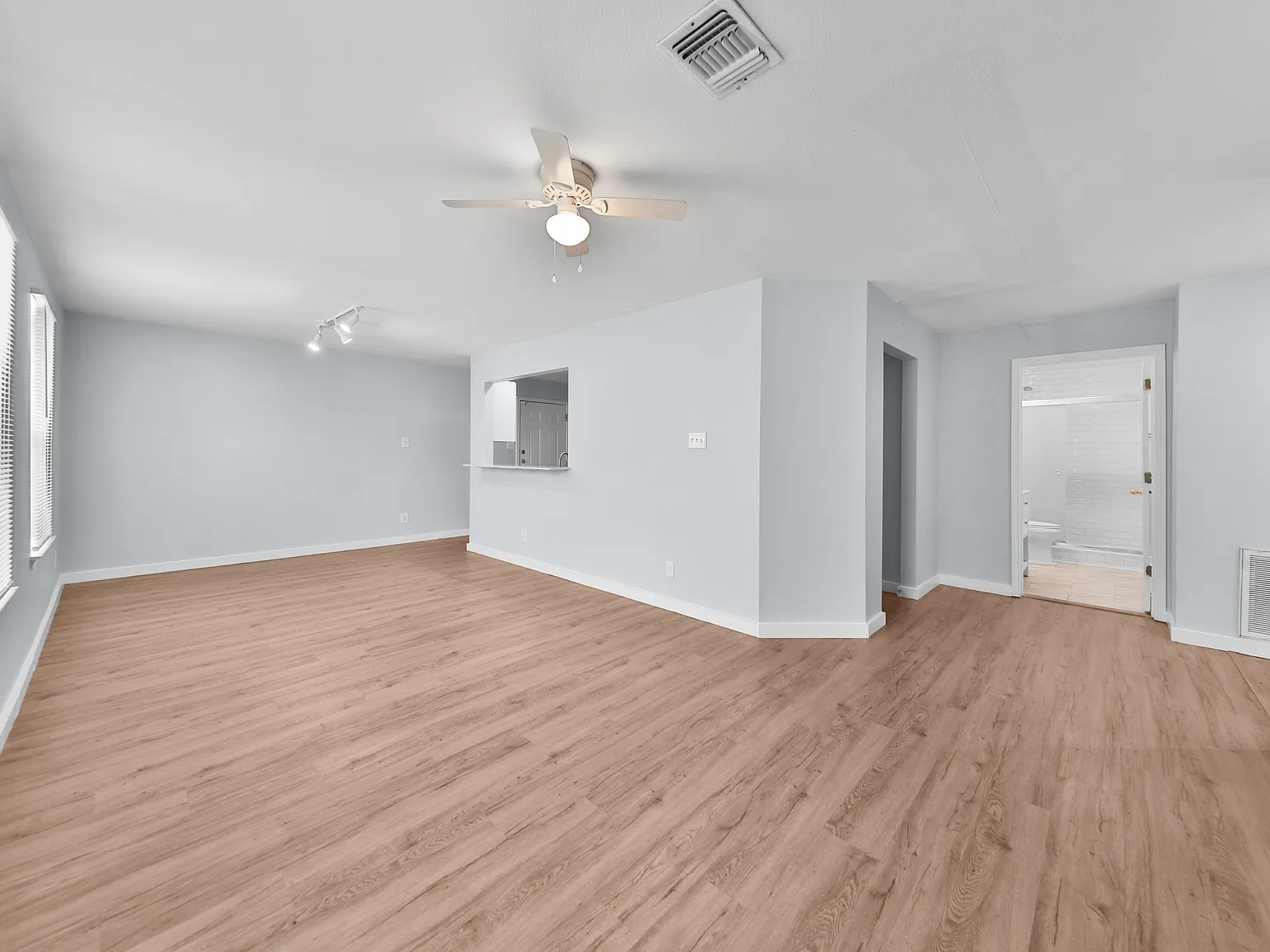 3 bed, 1264 sqft, $1,500 — Photo 4