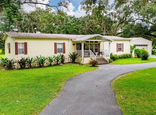 27621 Miller Rd, Dade City, FL 33525