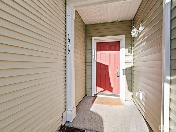 4th image of 1317 52nd Street NE