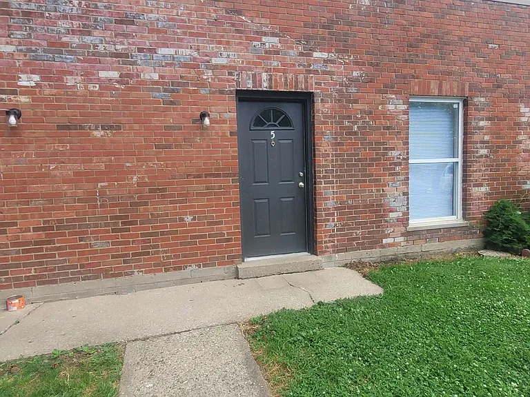 570 Erlanger Rd — Photo 15