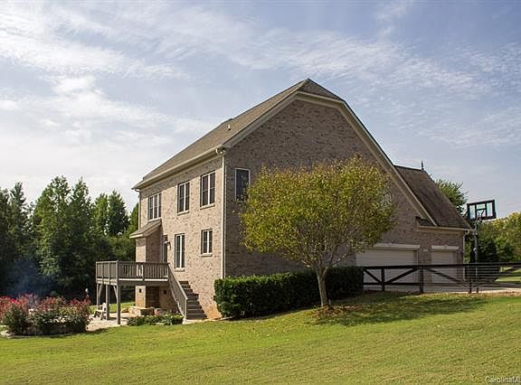3rd image of 6309 Wolf Creek Cir