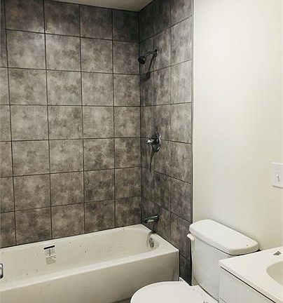 5th image of 509 Van Brunt Blvd