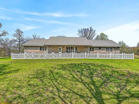 3rd image of 775 E 505th Road