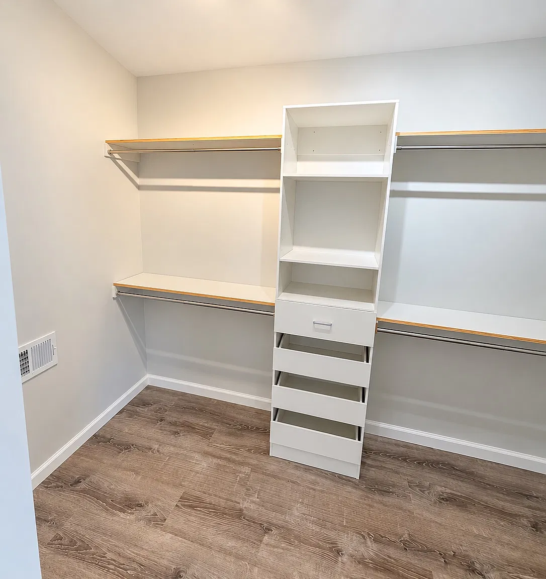3 bed, 1300 sqft, $2,750 — Photo 3
