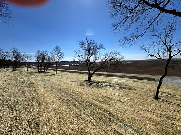 2nd image of 2286 Bluff Rd