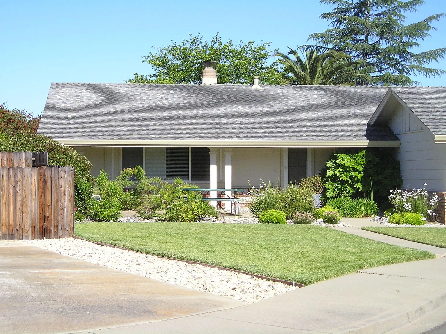 2446 Windsor Pl photo 1