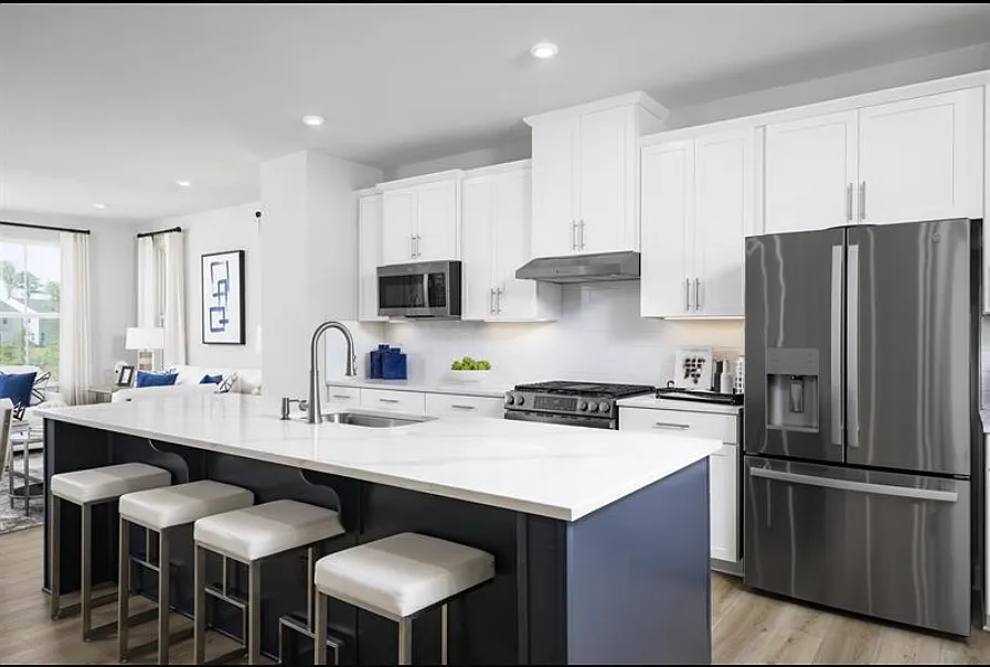 4 bed, 3.5 bath, 2237 sqft, $3,100 — Photo 2