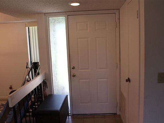 5th image of 17 OXFORD LANE #17