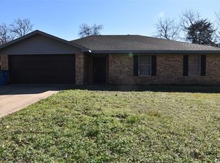 521 Lakewood Ave, Corsicana, TX 75110