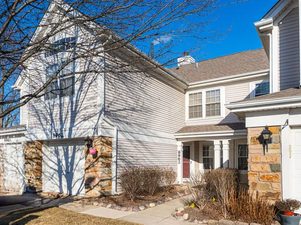 8962 W Heathwood Cir, Niles, IL 60714