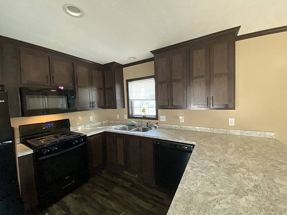 4th image of 4925 Genesse St #421S