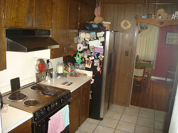 Kitchen left.