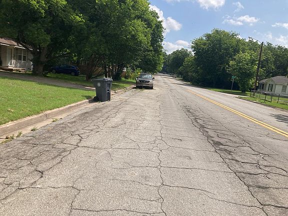 4th image of 3809 Colcord Ave