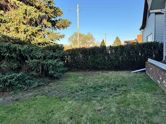 2nd image of 693 7th Ave E