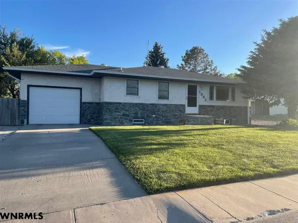 1985 Bonanza St, Gering, NE 69341