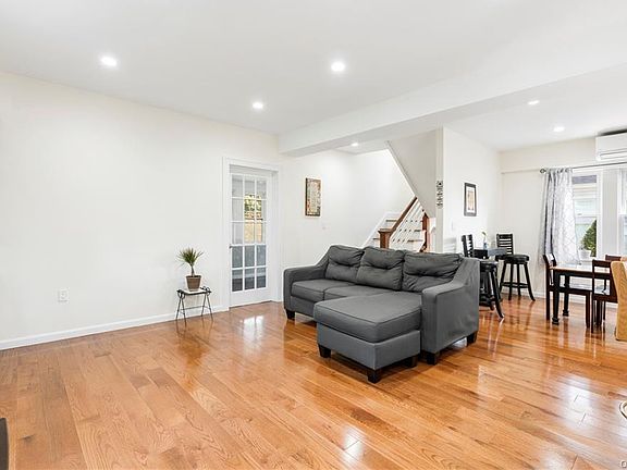 5th image of 876 Palmer Ave