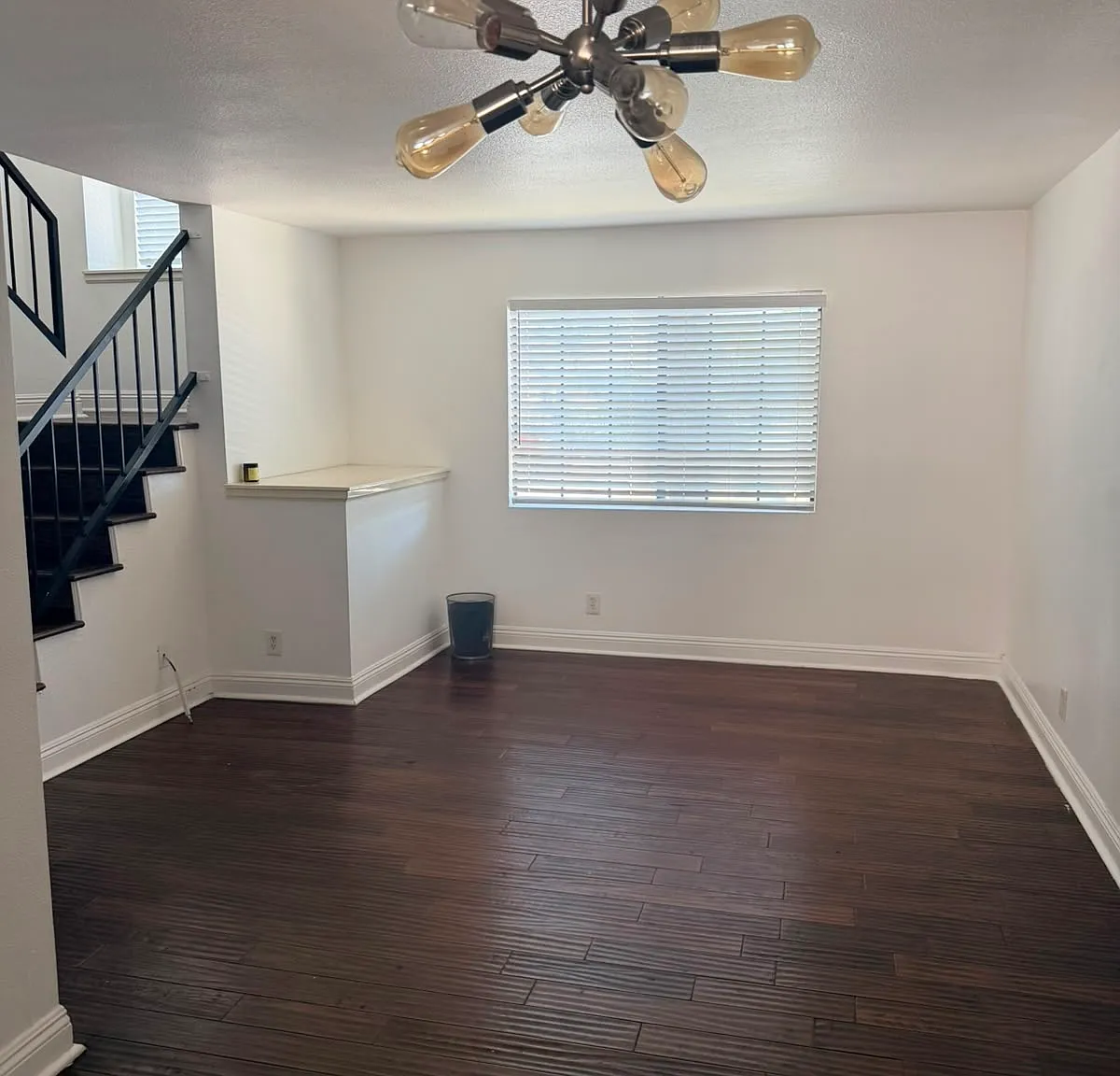 3 bed, 1087 sqft, $3,800 — Photo 2