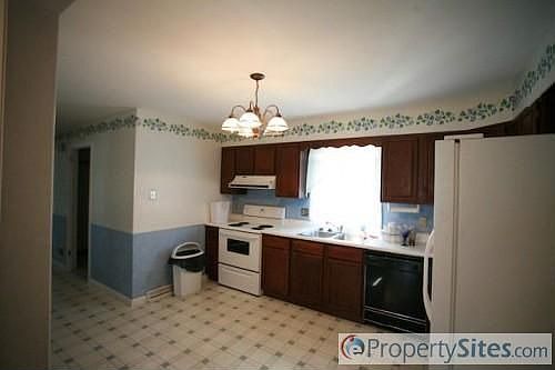 3rd image of 4160 Pawnee Cir