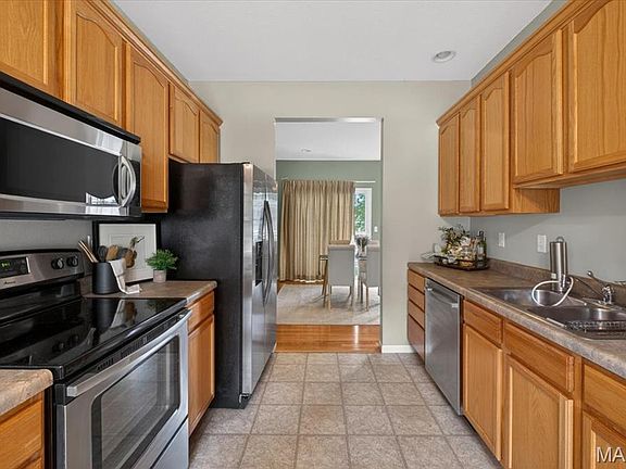 5th image of 700 Michael St
