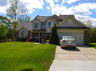 24381 Elmhurst Ave, Farmington Hills, MI 48336