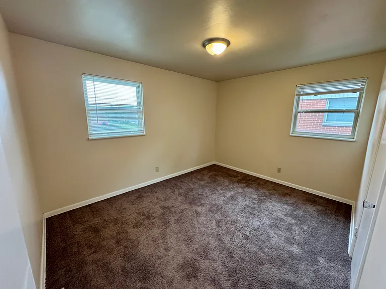 477 E Stafford Ave #D — Photo 7