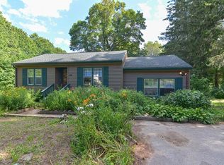 69 Stafford Rd, Holland, MA 01521